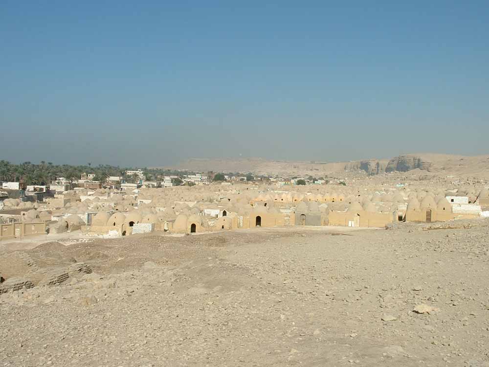 156 - Modern Cemetery - Kom El-Ahmar