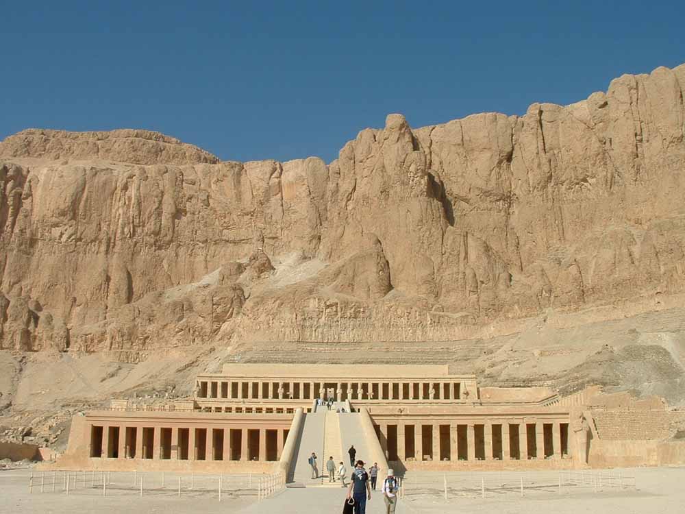 352 - Hatshepsuts Temple at Deir el-Bahri - Luxor