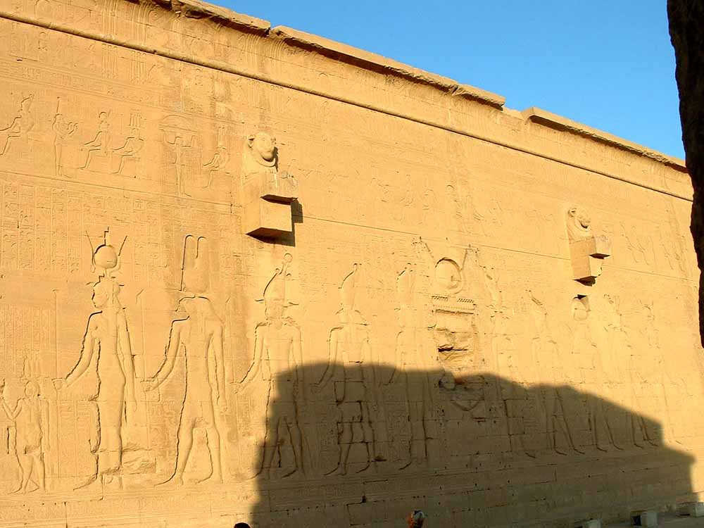 542 - Reliefs - Dendara Temple