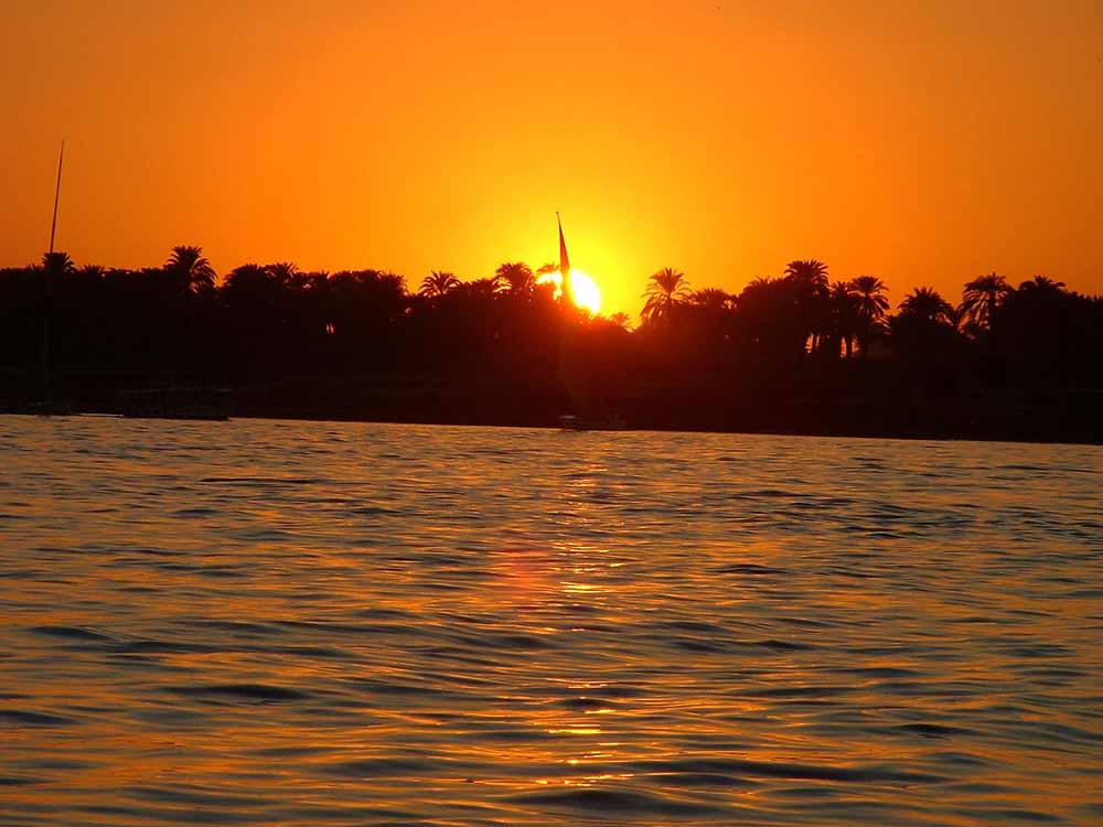 645 - Sunset on the Nile - Luxor