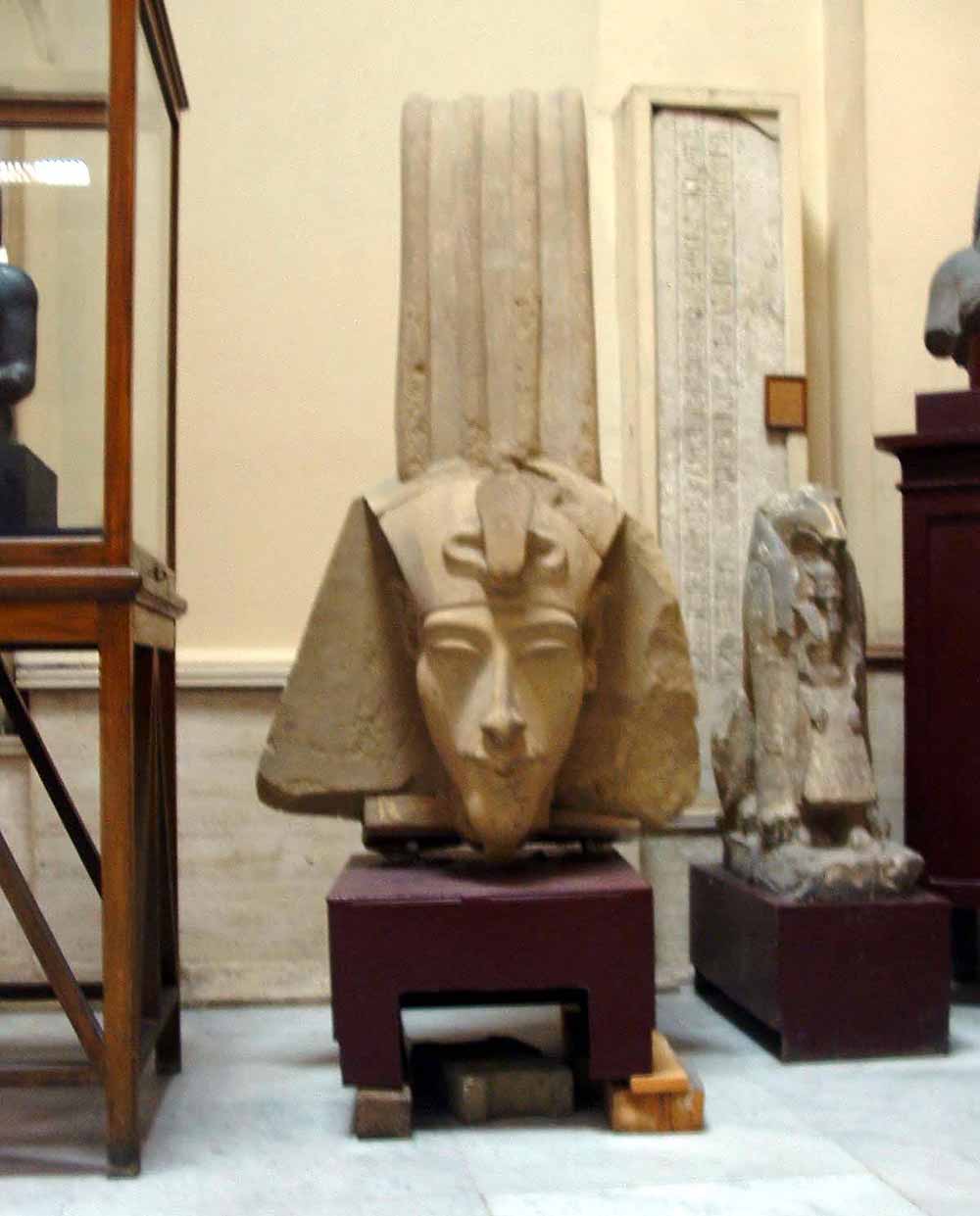 724 - Akhenaten - Egyptian Museum